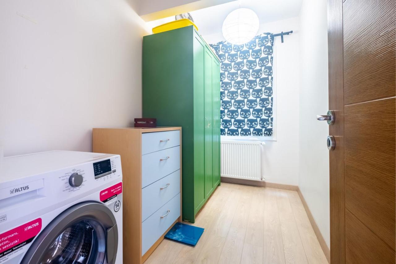 이스탄불 Flat With Balcony Near Bull Statue In Kadikoy 아파트 외부 사진